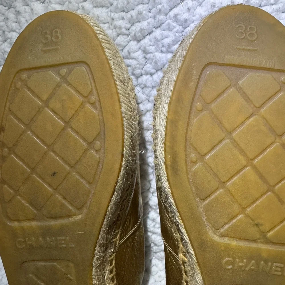 CHANEL Metallic Gold & Black Espadrilles – Size 38 - Picture 5 of 16